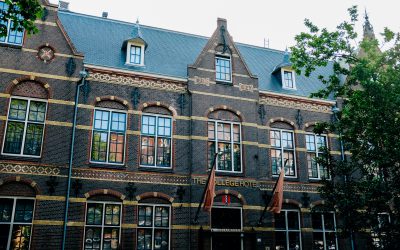 Monumentaal glas met moderne isolatiewaarde